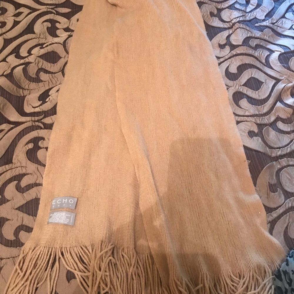 Extra soft, wide width camel chenille scarf